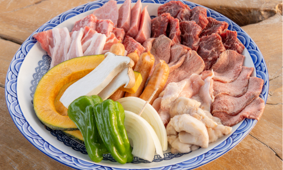 地元食材のBBQの画像