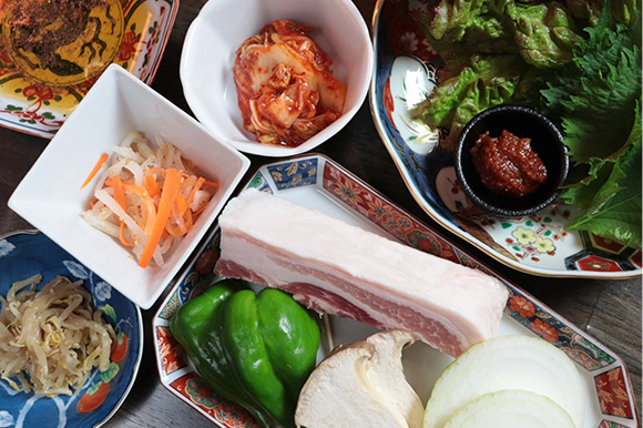 韓国料理　個室焼肉　パニク